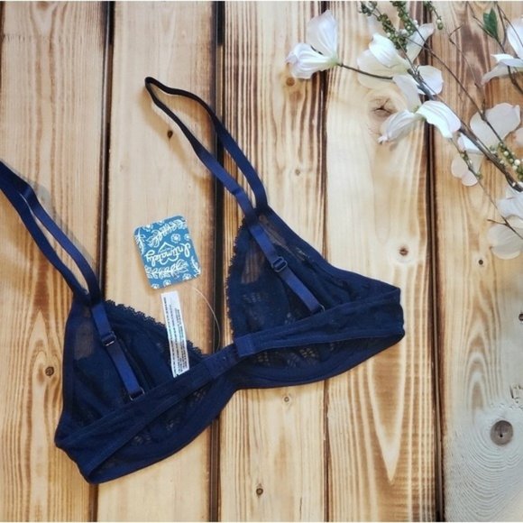 Free People Lace Triangle Bra in Navy NWT - Picture 3 of 3